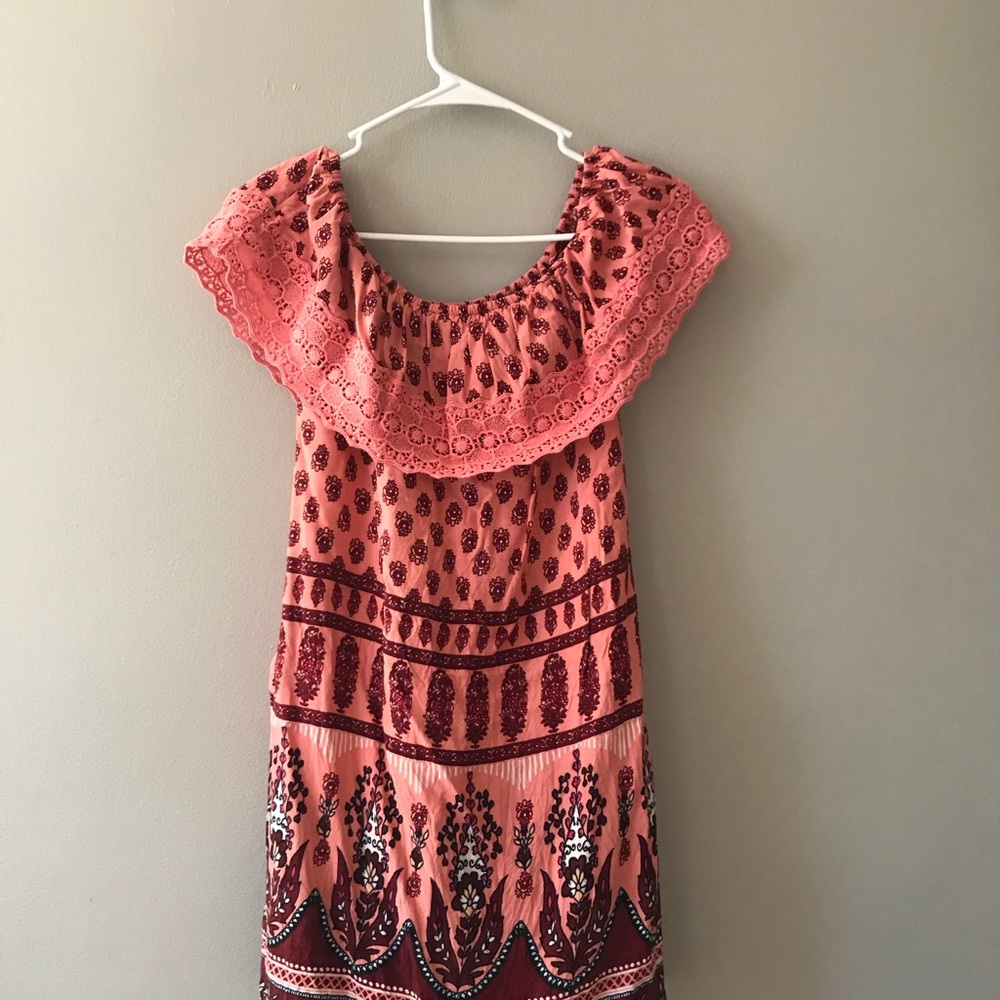 off‎ the shoulder dress